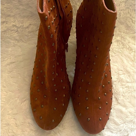 LUCKY Brand color Rye KidSuede Booties m 8 1/2 medium New no box